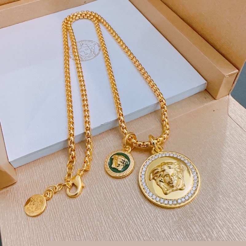 VERSACE